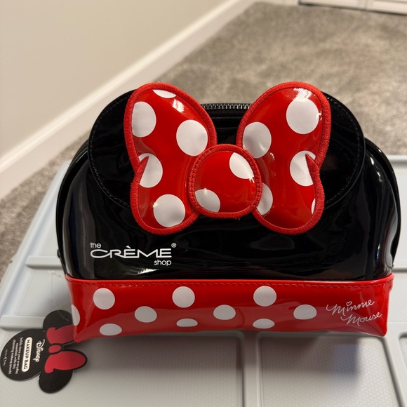 The Crème Shop Minnie Mouse Dome Travel Pouch Bundle- Red - Picture 2 of 15